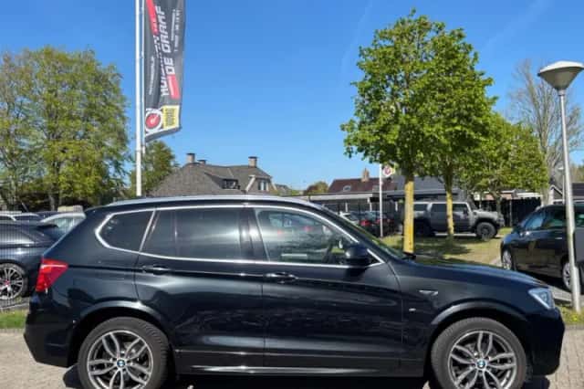 BMW X3 (2016) thumbnail 4