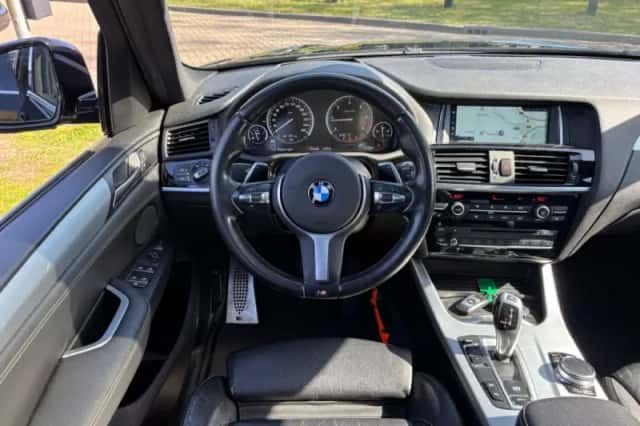 BMW X3 (2016) thumbnail 9