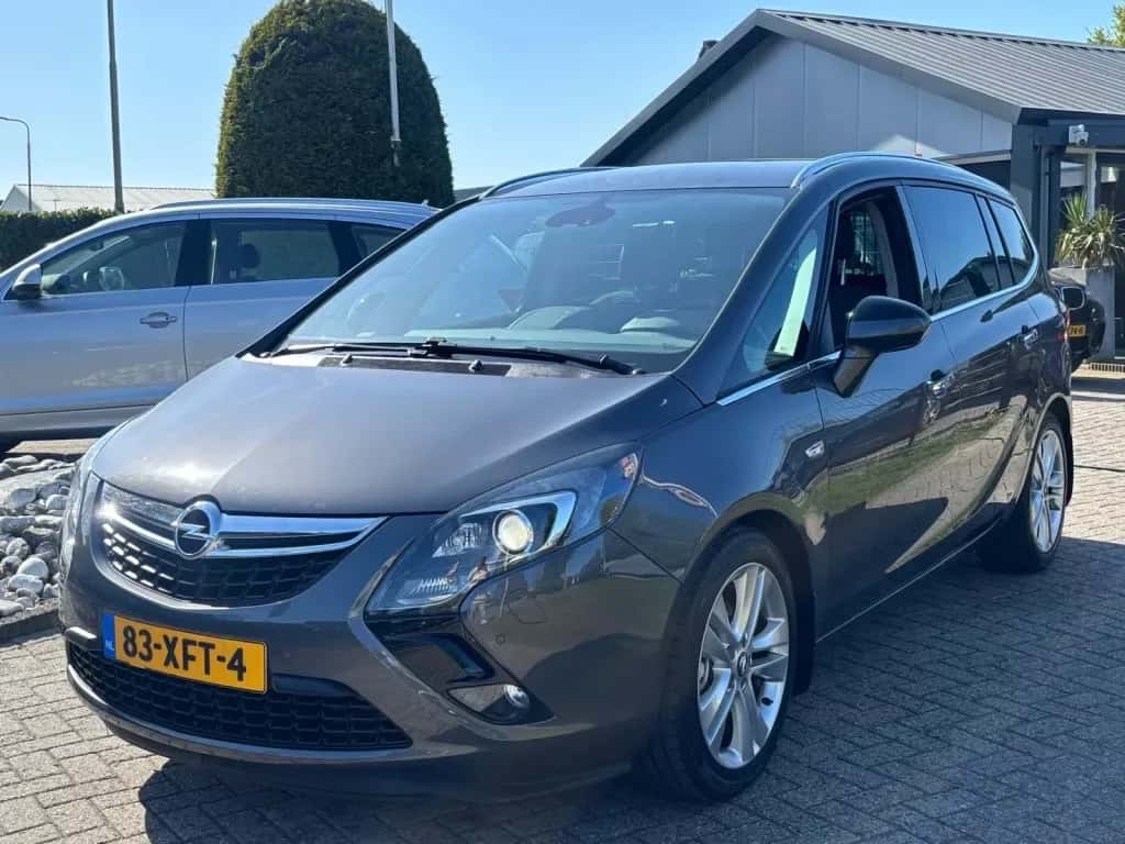 Opel Zafira Tourer (2012) — foto 1