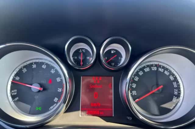 Opel Zafira Tourer (2012) thumbnail 14
