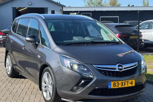Opel Zafira Tourer (2012) thumbnail 3