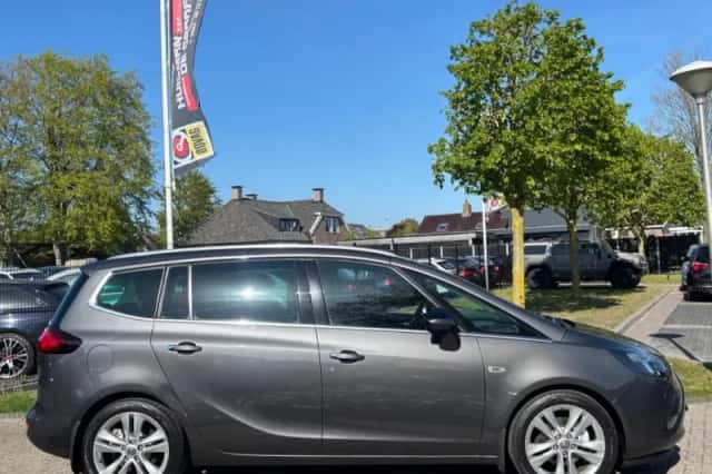 Opel Zafira Tourer (2012) thumbnail 4
