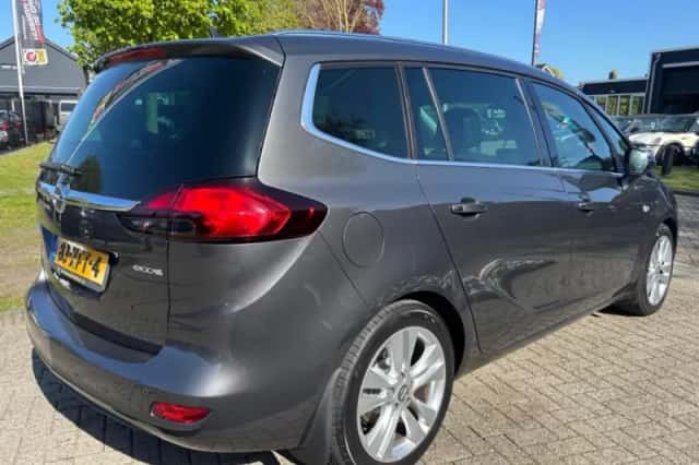 Opel Zafira Tourer (2012) thumbnail 5