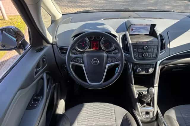 Opel Zafira Tourer (2012) thumbnail 9