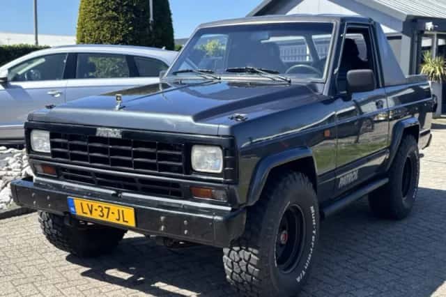 Nissan Patrol (1985) thumbnail 1