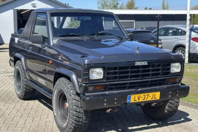 Nissan Patrol (1985) thumbnail 3