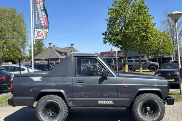 Nissan Patrol (1985) thumbnail 4