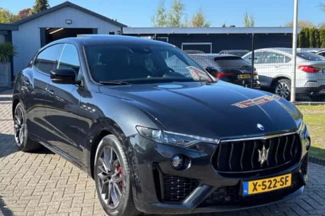 Maserati Levante (2021) thumbnail 2