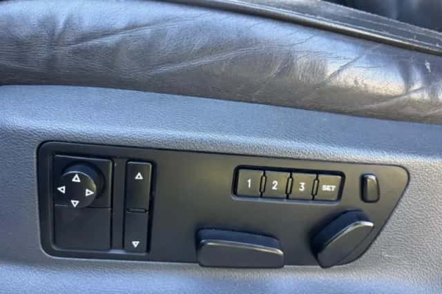 Volkswagen Touareg (2008) thumbnail 17
