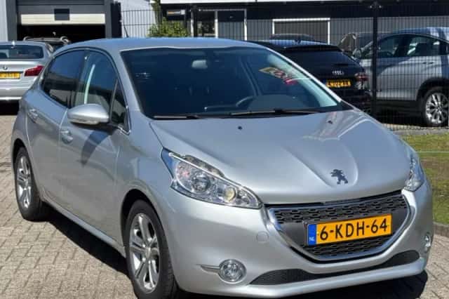 Peugeot 208 (2013) thumbnail 3
