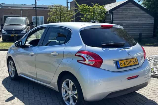Peugeot 208 (2013) thumbnail 7