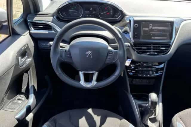 Peugeot 208 (2013) thumbnail 9