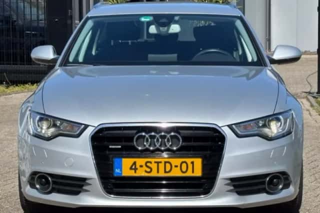 Audi A6 (2013) thumbnail 2