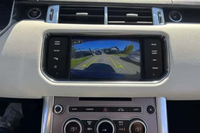 Land Rover Range Rover Sport (2014) thumbnail 24
