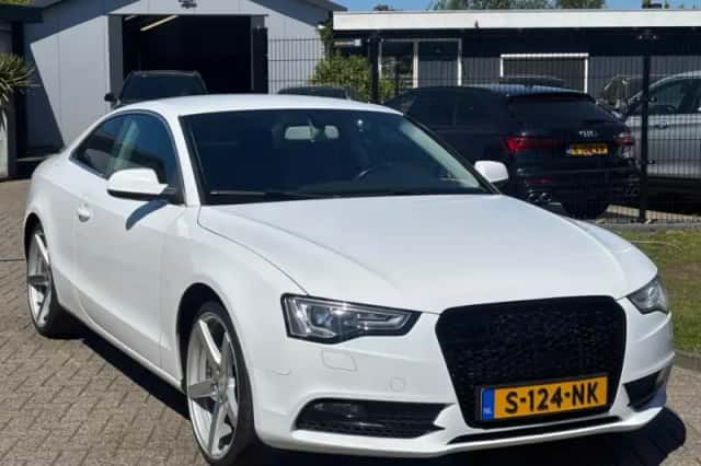 Audi A5 (2012) thumbnail 3