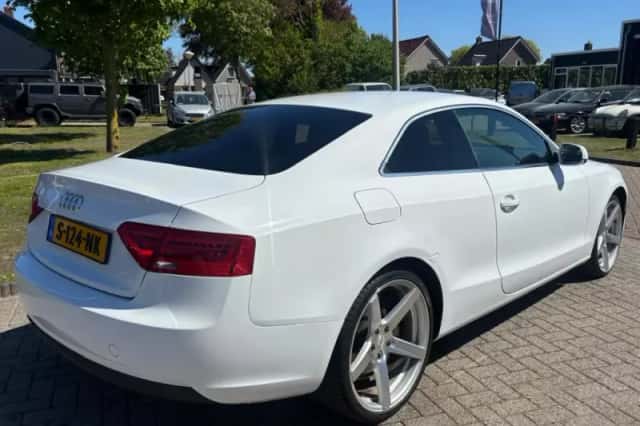 Audi A5 (2012) thumbnail 6