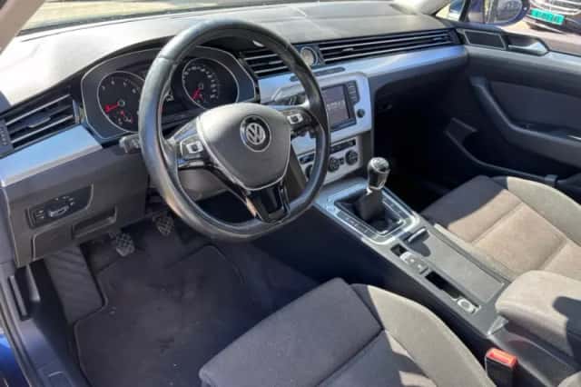 Volkswagen Passat (2014) thumbnail 12