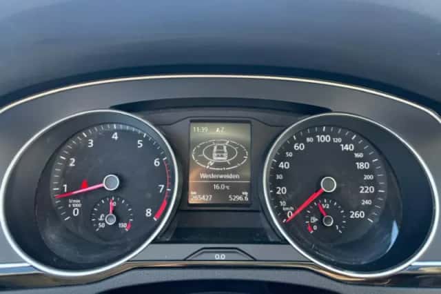 Volkswagen Passat (2014) thumbnail 14