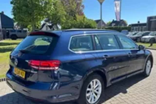 Volkswagen Passat (2014) thumbnail 24
