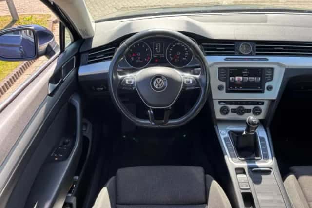 Volkswagen Passat (2014) thumbnail 9