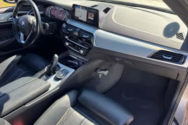 BMW 5-Serie (2017) thumbnail 11