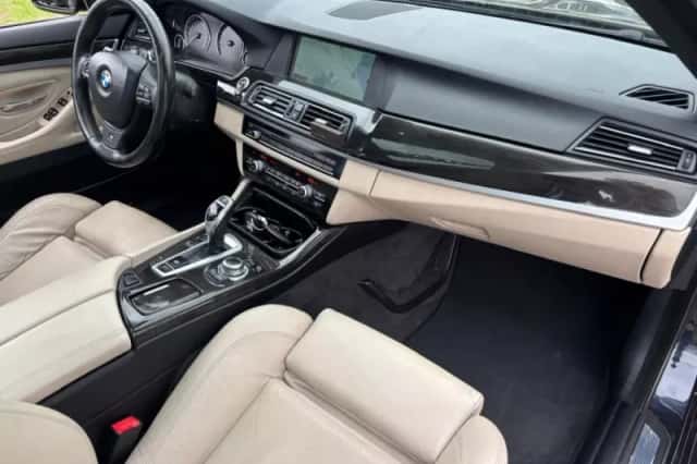 BMW 5-Serie (2012) thumbnail 9