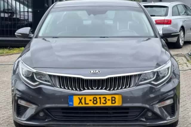 Kia Optima (2019) thumbnail 2