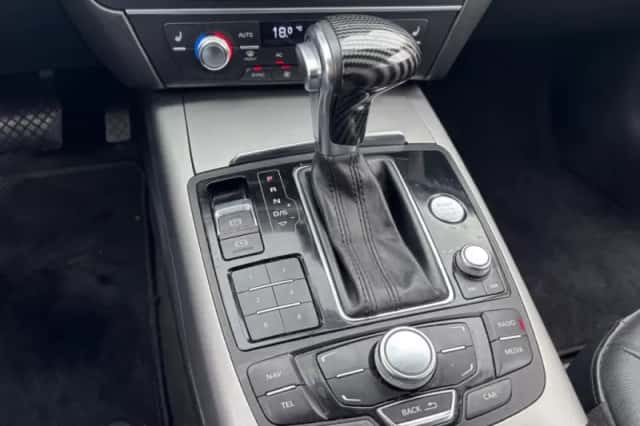 Audi A6 (2011) thumbnail 12