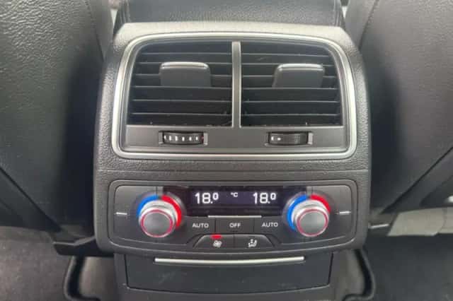 Audi A6 (2011) thumbnail 16