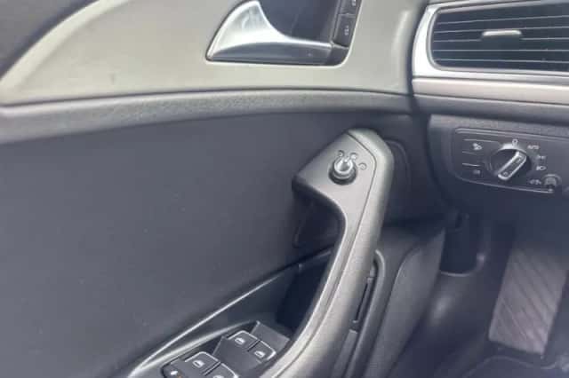 Audi A6 (2011) thumbnail 17