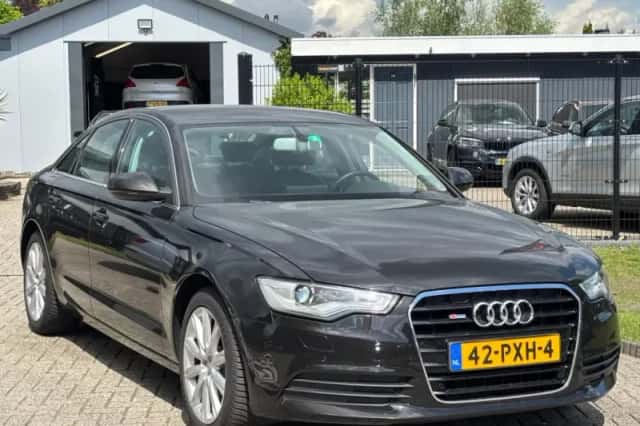 Audi A6 (2011) thumbnail 3