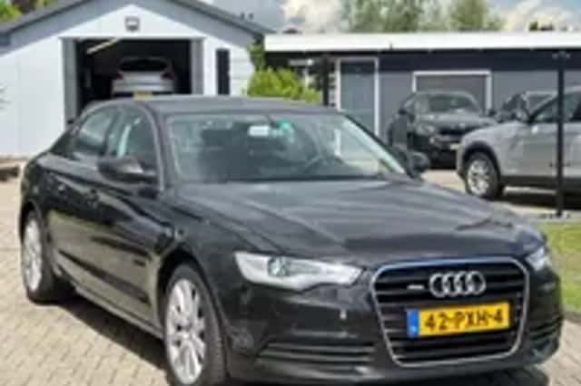 Audi A6 (2011) thumbnail 24