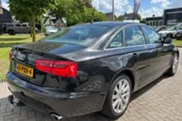 Audi A6 (2011) thumbnail 26