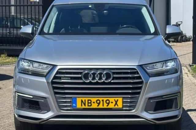 Audi Q7 (2016) thumbnail 2