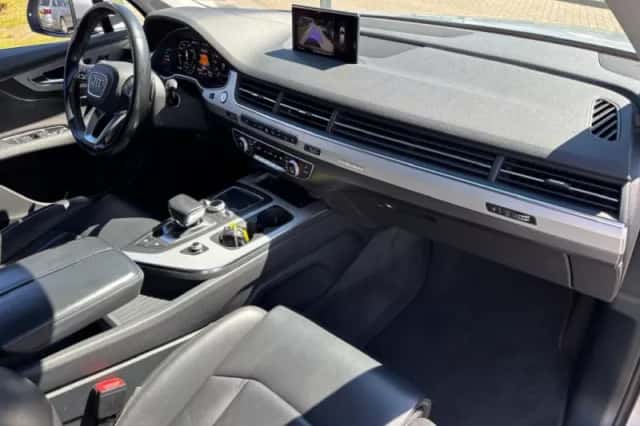 Audi Q7 (2016) thumbnail 11