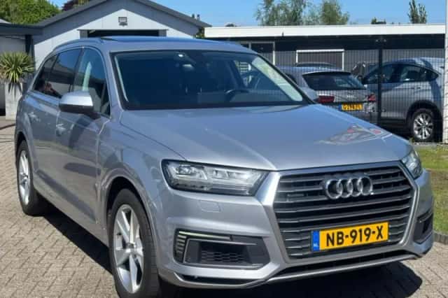 Audi Q7 (2016) thumbnail 3