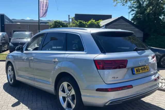 Audi Q7 (2016) thumbnail 7