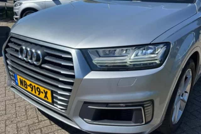 Audi Q7 (2016) thumbnail 9