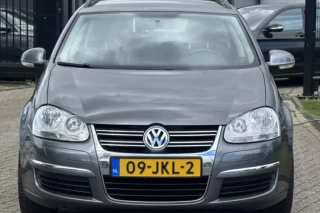 Volkswagen Golf (2009) thumbnail 2
