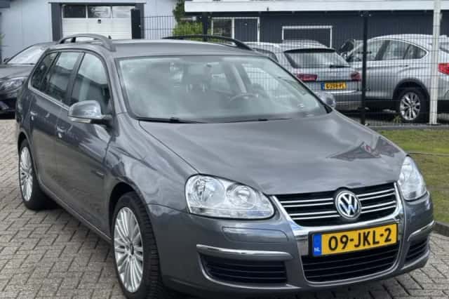Volkswagen Golf (2009) thumbnail 3