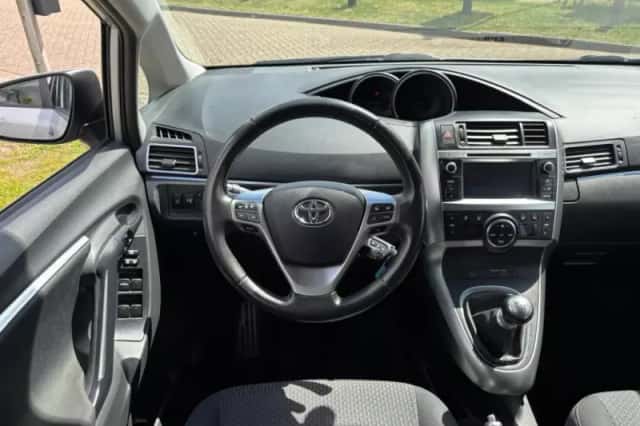 Toyota Verso (2013) thumbnail 13