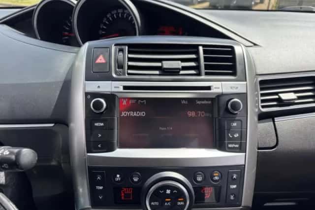 Toyota Verso (2013) thumbnail 18