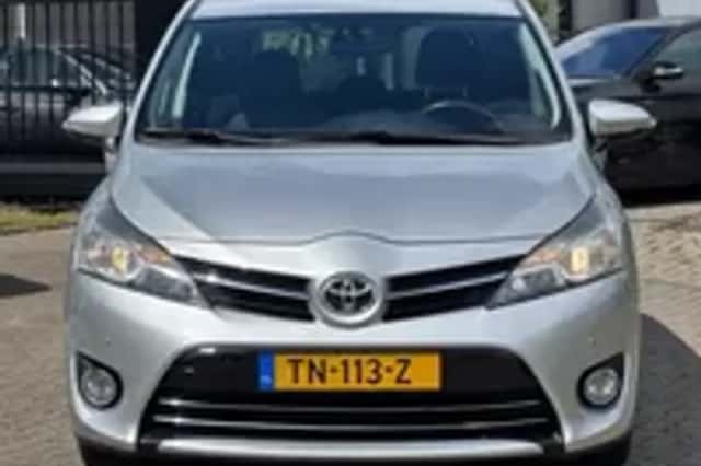 Toyota Verso (2013) thumbnail 19