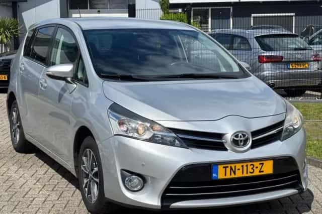 Toyota Verso (2013) thumbnail 3