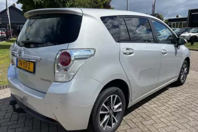 Toyota Verso (2013) thumbnail 6