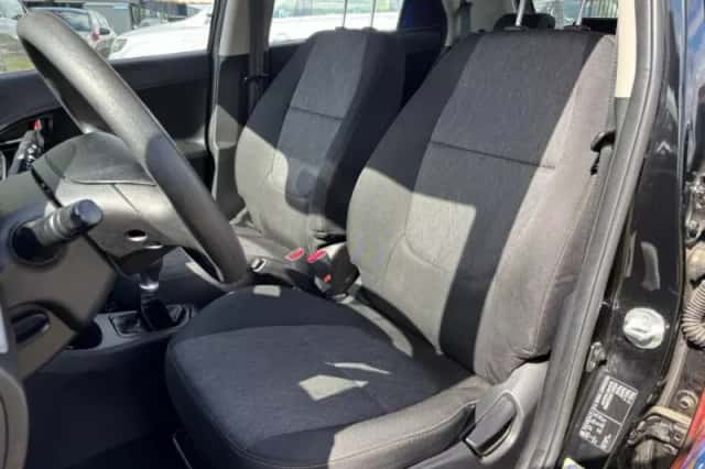 Kia Picanto (2014) thumbnail 11