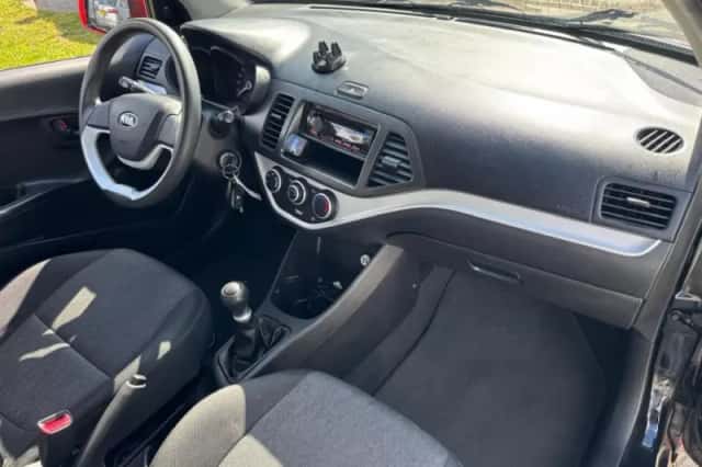 Kia Picanto (2014) thumbnail 9
