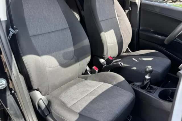 Kia Picanto (2014) thumbnail 10