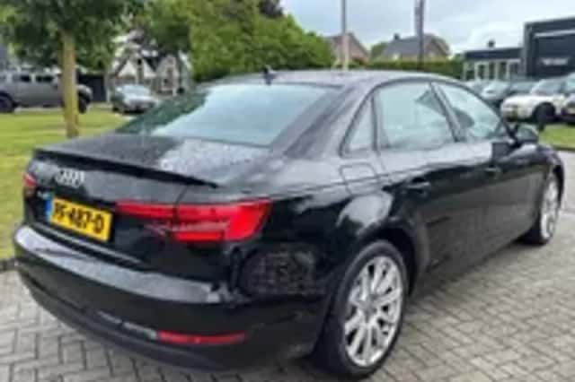 Audi A4 (2017) thumbnail 24