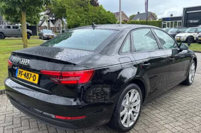 Audi A4 (2017) thumbnail 5